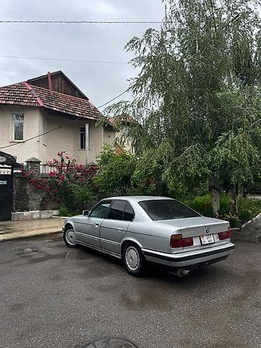 neta x: BMW 5 series: 1992 г., 2 л, Механика, Седан — 1