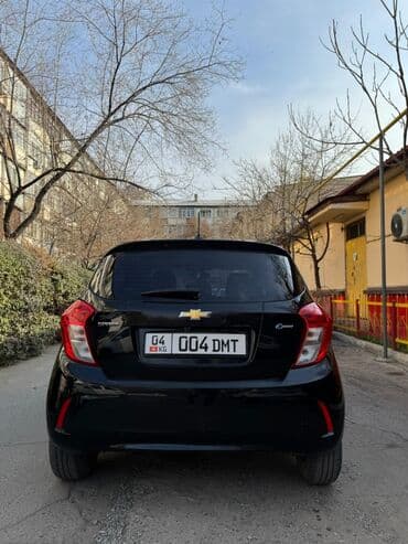 мотоцикл с автоматической коробкой передач: Chevrolet Spark: 2017 г., 1 л, Автомат, Бензин, Хетчбек — 6