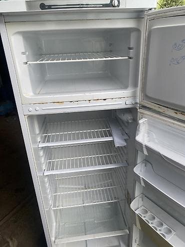 лампы для освещения: Холодильник Indesit, Двухкамерный — 3