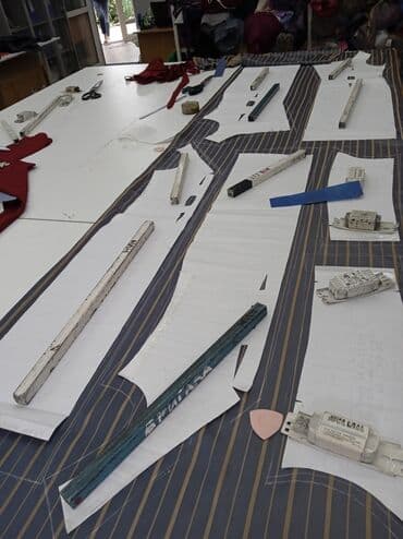 Дизайнер одежды. Опыта работы есть. Зарплата договорная. Умею шить