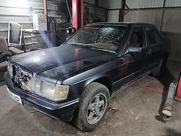 190: Mercedes-Benz 190: 1987 г., 2 л, Механика, Бензин, Седан — 5