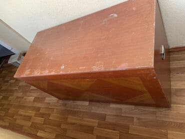 офисные столы и стулья бишкек: Спальный гарнитур, Двуспальная кровать, ДСП, цвет - Коричневый — 9