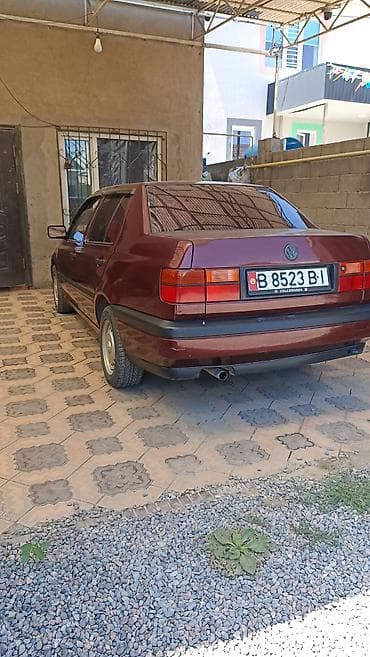 Унаа: Volkswagen Vento: 1992 г., 1.8 л, Кол менен иштөөчү, Бензин, Седан — 8