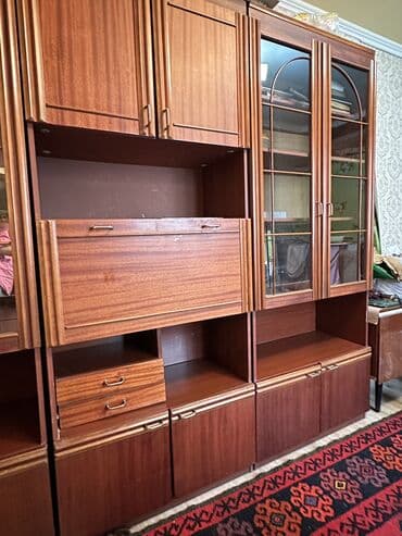 прихожный шкаф: Сервант, Б/у, Дерево — 2