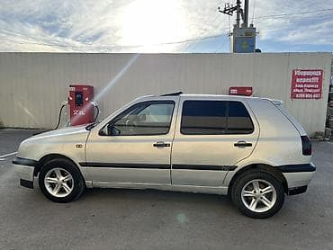 Продажа авто: Volkswagen Golf: 1997 г., 2 л, Механика, Бензин, Хэтчбэк — 8