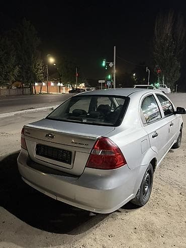 Chevrolet Aveo: 2007 г., 1.2 л, Механика, Бензин, Седан