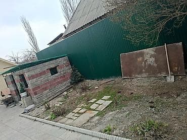 бекер уй: Продаётся жилой дом с большим ухоженным двором и хозяйственными — 2