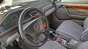 горный мотоцикл эндуро: Mercedes-Benz W124: 1995 г., 2.5 л, Механика, Дизель, Универсал — 5