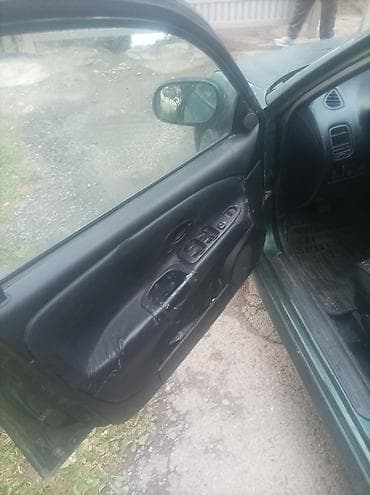id4 pro: Mitsubishi Carisma: 2000 г., Бензин, Седан — 6