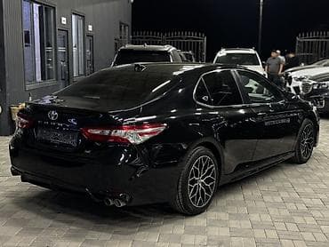 Продажа авто: Toyota Camry: 2019 г., Седан — 2