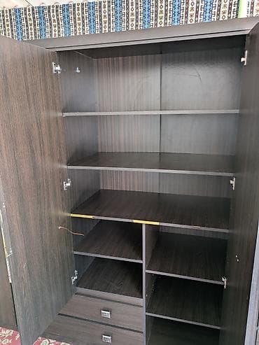 Эмерек: Купе шкаф, Колдонулган, Күзгүсү менен, ЛДСП — 3