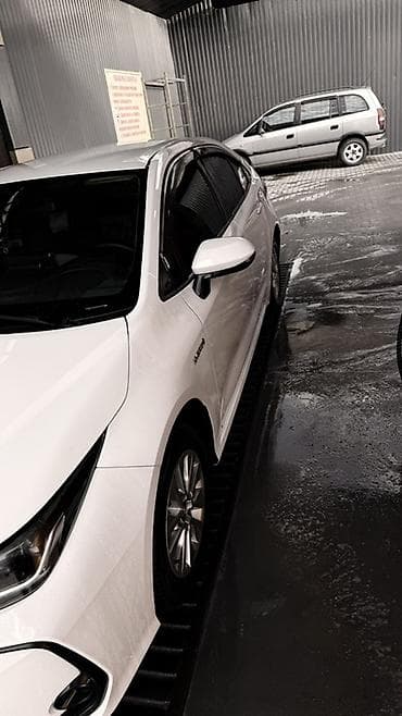 corolla 2004: Toyota Corolla: 2019 г., 1.8 л, Вариатор, Гибрид, Седан — 6