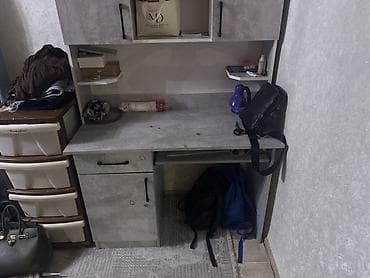 бу столь: Компьютерный стол, С полками — 2