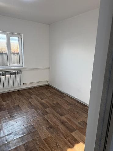 аренда фур: Сдается компактная комната-студия с отдельным санузлом. Описание: - — 4