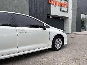 карола гибрид: Toyota Corolla: 2022 г., 1.8 л, Автомат, Гибрид, Седан — 5