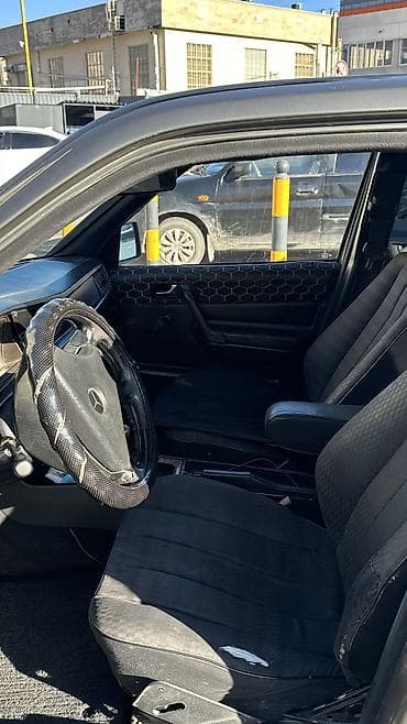 mersedes a class: Mercedes-Benz 190: 1991 г., 1.8 л, Бензин, Седан — 5