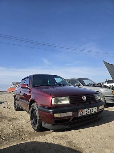 Volkswagen Vento: 1992 г., 1.8 л, Механика, Бензин, Седан