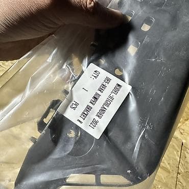 бампер малибу 2: Бампер Toyota — 5