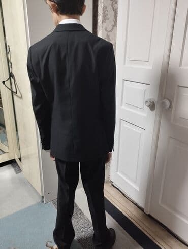 на прокат военная форма: Продаю мальчиковый классический костюм новый 42 размер черный — 2