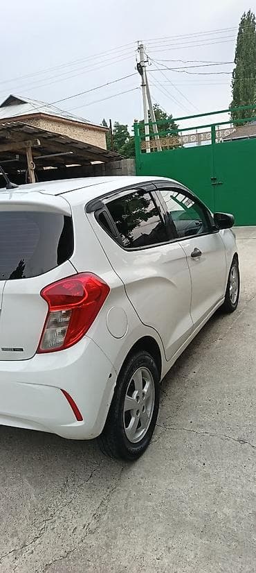 e2 byd: Chevrolet Spark: 2016 г., 1 л, Автомат, Бензин, Хэтчбэк — 4