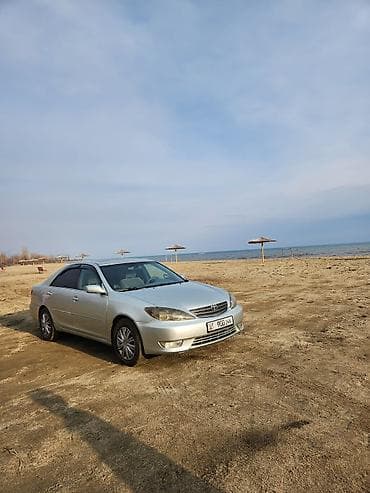Транспорт: Toyota Camry: 2005 г., Седан — 9