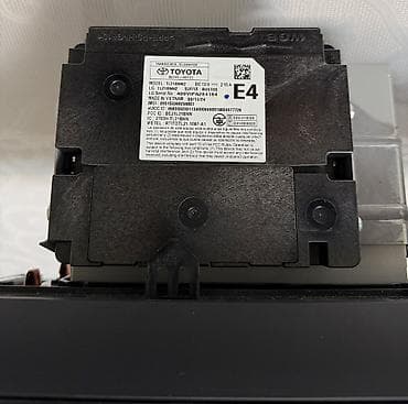 playstation 5 купить: Центральная консоль Toyota Новый, Оригинал — 2