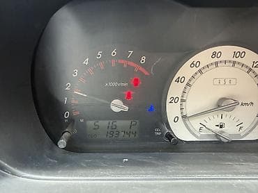 андрой: Toyota Ist: 2004 г., 1.3 л, Автомат, Бензин, Хэтчбэк — 5
