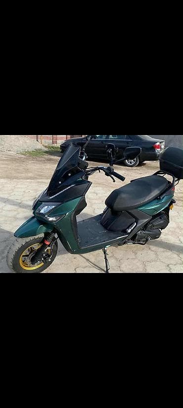 Скутеры: Макси-скутер Suzuki, 150 куб. см, Бензин, Б/у — 1