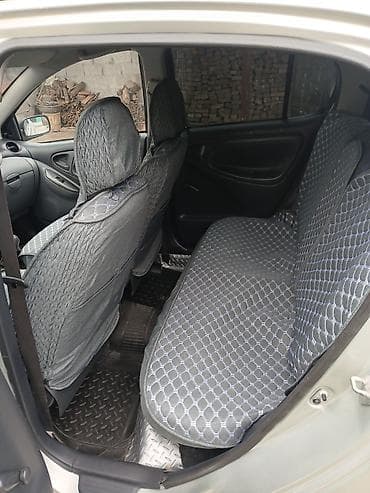 ярис: Toyota Yaris: 2002 г., 1.3 л, Ручные, Бензин, Хэтчбэк — 8