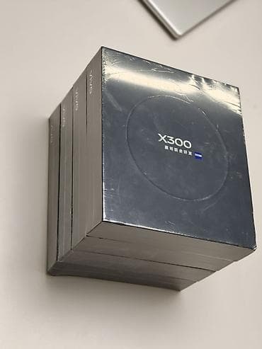 Vivo X300, Новый, 256 ГБ, цвет - Черный, 2 SIM — 1