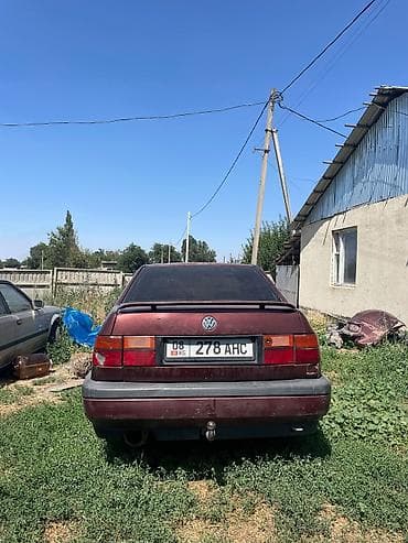 салквн тор: Volkswagen Vento: 1992 г., 2 л, Механика, Бензин, Седан — 1