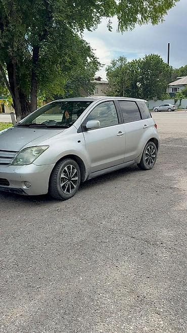 Toyota Ist: 2003 г., 1.3 л, Автомат, Бензин, Хэтчбэк