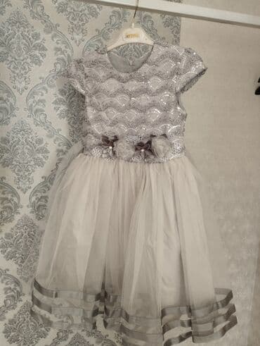 прокат национальных костюмов для детей: Нарядное платье для девочки на 4-6лет, одета один раз . Качество — 1