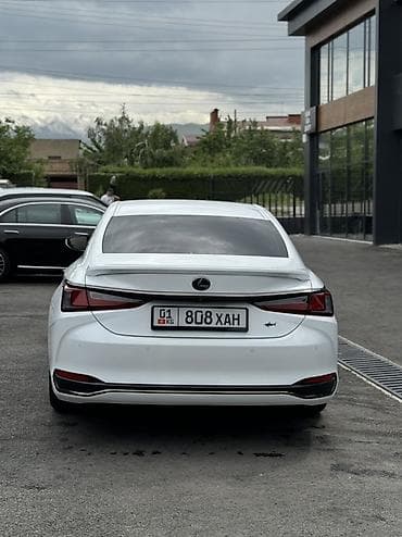 алмашаи: Lexus ES: 2021 г., 2.5 л, Автомат, Бензин, Седан — 5