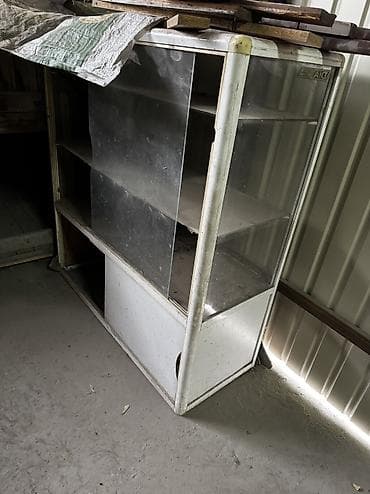 отдам даром мягкую мебель: Продаю разное, кровать, стол, 2 кресла, диван, полочка, шкаф, торговые — 7