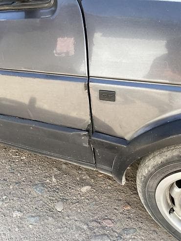 audi 4: Volkswagen Golf: 1990 г., 1.8 л, Механика, Бензин, Хэтчбэк — 3