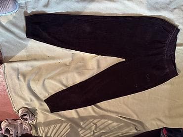 спорт шорты: Три пары женских брюк -100сом 1) Черные карго-брюки: - Прямой крой — 4