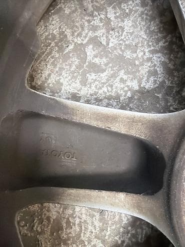 225 55 18 шины: Колесо летнее R18 / 235/55, разболтовка 5x114.3, литой диск, вылет — 4