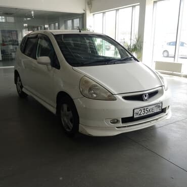 купить авто в кредит без первоначального взноса: Honda Fit: 2002 г., 1.3 л, Автомат, Бензиновая, Хэтчбэк — 1