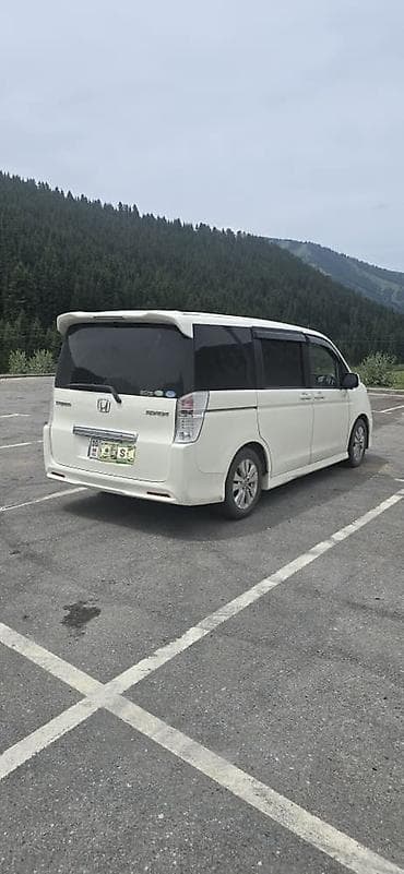 Honda Stepwgn: 2010 г., 2 л, Бензин, Минивэн — 4