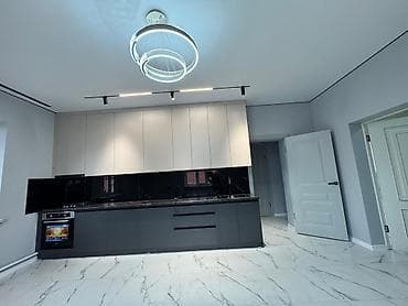 Дом с готовым современным ремонтом и отдельностоящими хозпомещениями