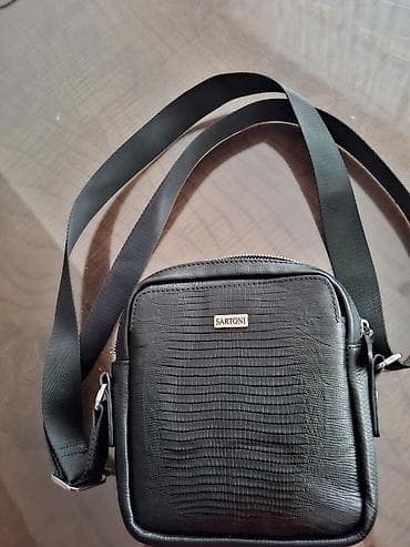 Классикалык сумкалар: Кожанная сумка через плечо SARTONI, компактная, черная. Имеется 2 — 1