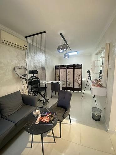 ломбард кредит: Барбершоп 45 м², 2 комнаты, С ремонтом, С оборудованием, Многоэтажное жилое здание, 1 линия — 2