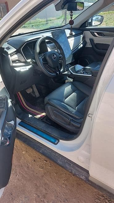 машина byd e2: BYD E5: 2021 г., Автомат, Электромобиль, Кроссовер — 4