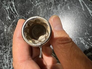 бу наборы ключей: Продам только ключи от секреток на колеса. От 4 комплектов. Фото — 3