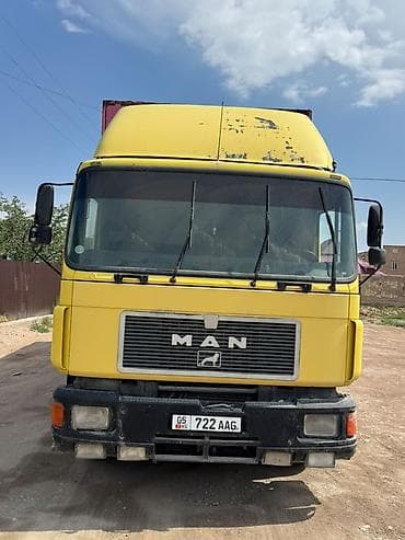 вольво полутяга: Тягач, MAN, 1992 г., Изотермический — 1