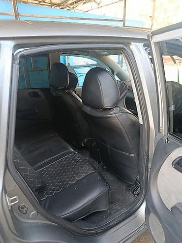 honda corolla: Honda Fit: 2005 г., 1.3 л, Вариатор, Бензин, Хэтчбэк — 8