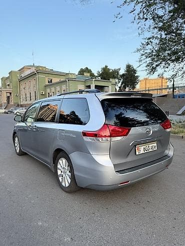 highlander 2012: Toyota Sienna: 2013 г., 3.5 л, Автомат, Бензин, Минивэн — 5