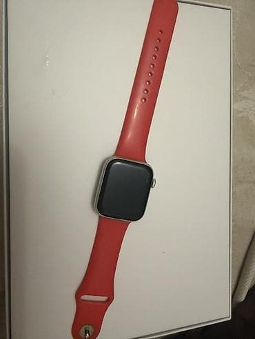 антенна на рацию: Apple Watch с прямоугольным дисплеем и красным спортивным ремешком — 5