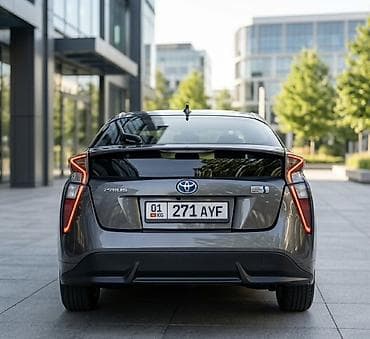 e2 byd: Toyota Prius: 2017 г., 1.8 л, Вариатор, Гибрид, Лифтбек — 5